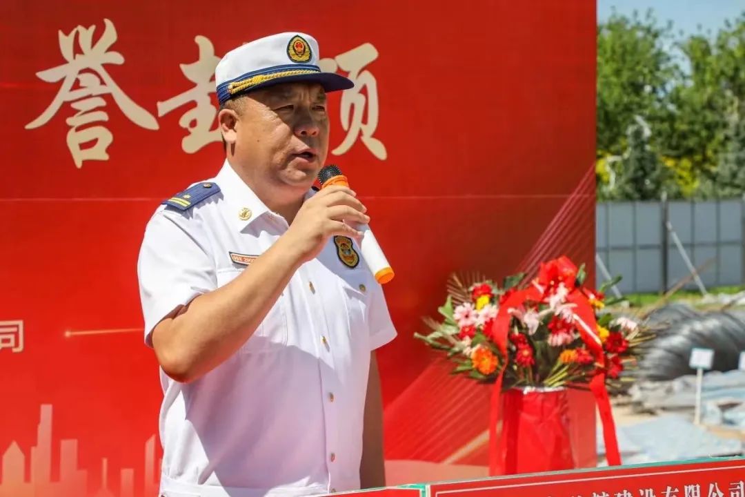 烏蘭浩特市消防救援大隊(duì)暨阿爾山街特勤站、備勤樓項(xiàng)目主體結(jié)構(gòu)封頂(圖2)
